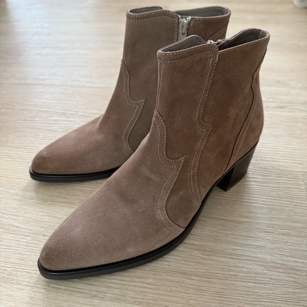 Ron White Western Style Taupe Suede Boots Made in Italy New Without Box